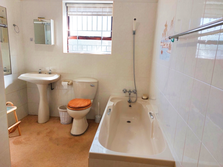 3 Bedroom Property for Sale in The Island Western Cape